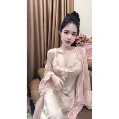 Váy Ngủ Lụa Cao Cấp và Áo Choàng Voan Tay Loe Ren - Hube Sleepwear Giá 615k