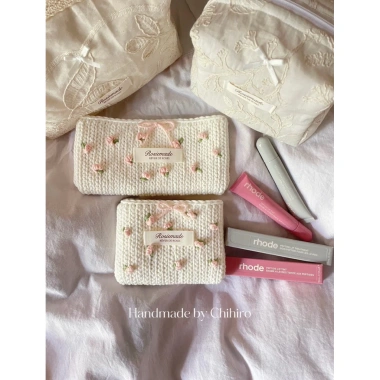 Ví len thêu hoa hồng nơ hồng Rosiemade Vintage, giá ưu đãi 888.888 VND