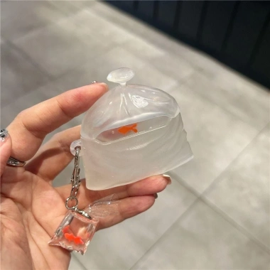 Vỏ tai nghe FLAZEA cá vàng – Chống rơi, bụi, trầy xước, kèm dây chuyền, tương thích AirPods 1‑4 & Pro2 6 Vỏ tai nghe FLAZEA cá vàng – Chống rơi, bụi, trầy xước, kèm dây chuyền, tương thích AirPods 1‑4 & Pro2 6