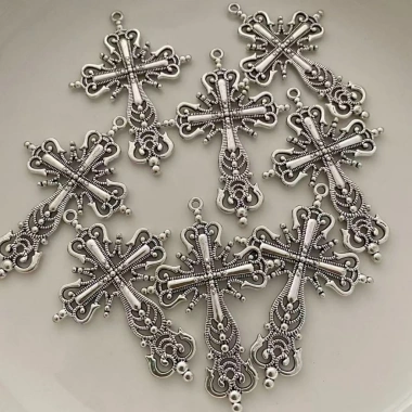 Vòng cổ Mân Côi Charms, bộ mặt dây chuyền Đức Trinh Nữ Maria & Thánh Giá - 5 món DIY 67.100₫ 2 Vòng cổ Mân Côi Charms, bộ mặt dây chuyền Đức Trinh Nữ Maria & Thánh Giá - 5 món DIY 67.100₫ 2