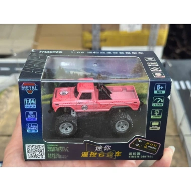 Xe đồ chơi mini điều khiển xa 1/64 kim loại, pin sạc - Dành cho bố và con, giá 385k