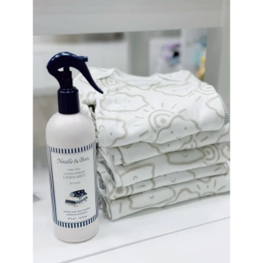 Xịt thơm quần áo bé Noodle & Boo Ultra-Fresh Linen Mist 473ml - hương tươi mát, an toàn, giá chỉ 650.000 VND