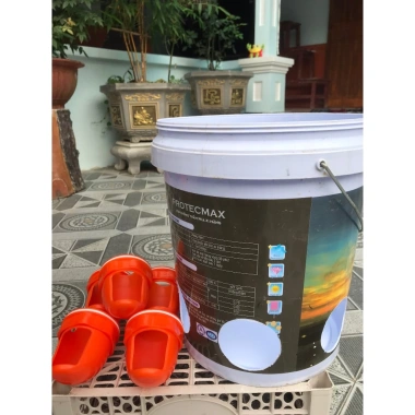 1 Thùng Sơn Khoan Sẵn + 6 Đầu Ống Máng Ăn Gia Cầm Chống Mưa Nắng, Chịu Nhiệt Ngoài Trời - 70.000 9