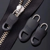 [10 Cái] Móc Khóa Zip Nhựa Tháo Rời Balo, Túi Xách, Vali, Áo Khoác, Quần - Giá 8.5k 4