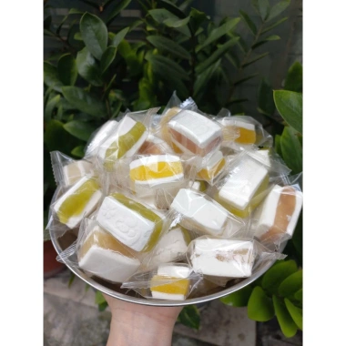 1KG Bánh kẹo Tết mix vị thơm ngon, đồ ăn vặt, giá chỉ 70.000đ (84.000đ) 3 1KG Bánh kẹo Tết mix vị thơm ngon, đồ ăn vặt, giá chỉ 70.000đ (84.000đ) 3