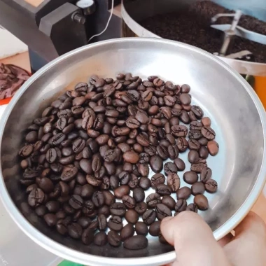 1Kg Cà phê Đắk Lắk rang bơ ngon - Nguyên hạt hoặc xay sẵn, giảm giá tới 20%
