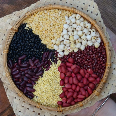 1kg Hạt Đậu Đỏ Thuần Chủng Hút Chân Không - Dùng Nấu Chè, Cháo | Ông Hiệp Foods Giá 39.900 VNĐ