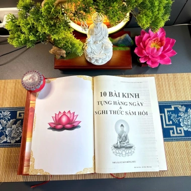 2 Sách Kinh 6 Bài Tụng & Sám Cửu Huyền+10 Bài Tụng & Nghi Thức Sám Hối 195.000đ