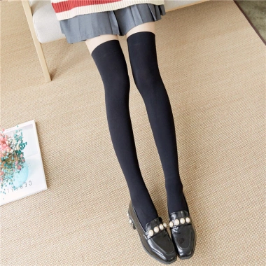 2.024 Tất JK Over‑the‑Knee Nhung Trơn Đen‑Trắng, Vớ Mỏng Gợi Cảm – Giá 41.040₫ 2