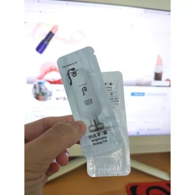 30 Gói Whoo Brightening Peeling Gel Tẩy Da Chết Da Sáng Mịn Giá 115.000 VND