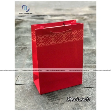 5 chiếc túi giấy đựng 2 chai rượu 29x40x15 viền thổ cẩm, quai dây - Túi quà tặng giá ưu đãi 60.000₫