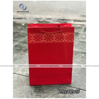 5 chiếc túi giấy đựng 2 chai rượu 29x40x15 viền thổ cẩm, quai dây - Túi quà tặng giá ưu đãi 60.000₫ 2