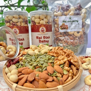 500g Hạt dinh dưỡng mix 6 loại ngũ cốc: óc chó đỏ, óc chó vàng, hạnh nhân, hạt điều, bí xanh, nho khô - Giá 139.000 VND