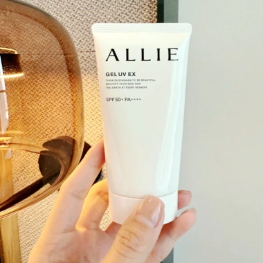 Allie Kem chống nắng mặt kiểm soát dầu, dưỡng ẩm, SPF30 - Giá ưu đãi 149.600 VND 8