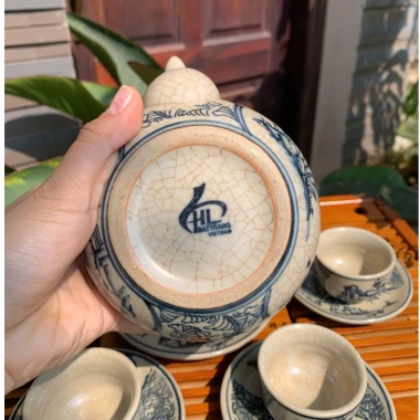 Ấm chén men rạn cổ Bát Tràng - Bộ Trúc Lâm Thất Hiền, Cổ Tự gốc Tùng, Nhị Cảnh Sơn Thuỷ quai đồng - Giá ưu đãi 260.000₫ 6