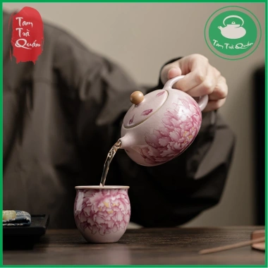 Ấm trà sứ Thanh Hóa men rạn họa tiết mẫu đơn 180ml mẫu hồng nhạt giá ưu đãi