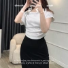 Ảnh tự chụp Croptop lệch vai cánh dơi - Giá ưu đãi 147.000đ, thoáng mát, trẻ trung 8