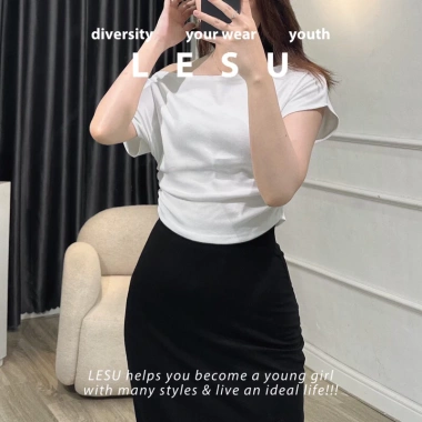 Ảnh tự chụp Croptop lệch vai cánh dơi - Giá ưu đãi 147.000đ, thoáng mát, trẻ trung 8