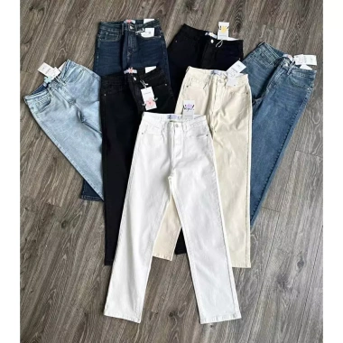 Ảnh tư chụp Quần Jeans Ống đứng trơn basic ZR - Giá chỉ 375.000₫, giảm từ 457.500₫ 3 Ảnh tư chụp Quần Jeans Ống đứng trơn basic ZR - Giá chỉ 375.000₫, giảm từ 457.500₫ 3
