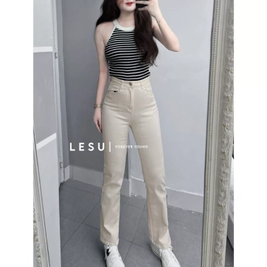 Ảnh tư chụp Quần Jeans Ống đứng trơn basic ZR - Giá chỉ 375.000₫, giảm từ 457.500₫