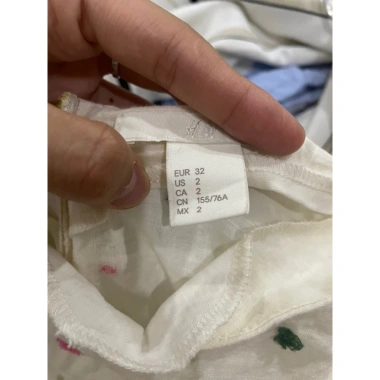 Áo 2 dây HM size 32 thanh lý - Giá ưu đãi 150.000đ, giảm từ 186.000đ