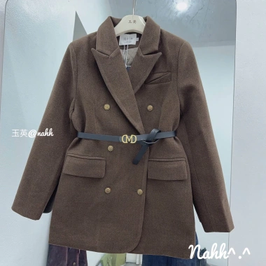 Áo blazer dạ cúc đồng trần trám bên trong kèm belt - Giá chỉ 850.000đ, giảm 15% 9