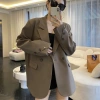 Áo blazer nâu cao cấp phom rộng 2 lớp, đệm vai thoải mái - Giá chỉ 235.000 VND (giá gốc 300.800 VND)