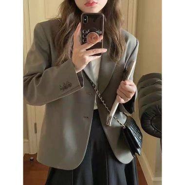 Áo blazer ngắn 3 màu cơ bản Quảng Châu 2 lớp đệm vai - Giá chỉ 199.000đ 6 Áo blazer ngắn 3 màu cơ bản Quảng Châu 2 lớp đệm vai - Giá chỉ 199.000đ 6