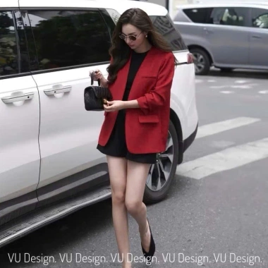 Áo Blazer Nữ Cao Cấp Dáng Suông - Công Sở Sang Trọng, Thanh Lịch, Quý Phái, Giá 499.000₫ 4 Áo Blazer Nữ Cao Cấp Dáng Suông - Công Sở Sang Trọng, Thanh Lịch, Quý Phái, Giá 499.000₫ 4