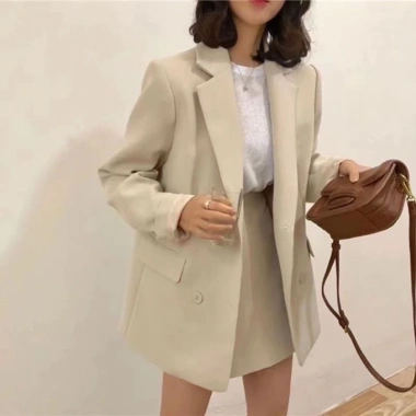 Áo blazer nữ cao cấp màu be sữa phong cách Hàn Quốc, đệm vai Quảng Châu - 183.200₫