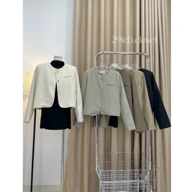 Áo blazer nữ công sở thời trang cá tính, trơn dài tay, khuy đồng, cổ tròn, cởi trước - Nhiều màu, giá 160.818 VND 6 Áo blazer nữ công sở thời trang cá tính, trơn dài tay, khuy đồng, cổ tròn, cởi trước - Nhiều màu, giá 160.818 VND 6