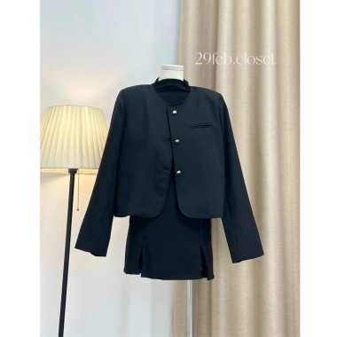 Áo blazer nữ công sở thời trang cá tính, trơn dài tay, khuy đồng, cổ tròn, cởi trước - Nhiều màu, giá 160.818 VND 9 Áo blazer nữ công sở thời trang cá tính, trơn dài tay, khuy đồng, cổ tròn, cởi trước - Nhiều màu, giá 160.818 VND 9