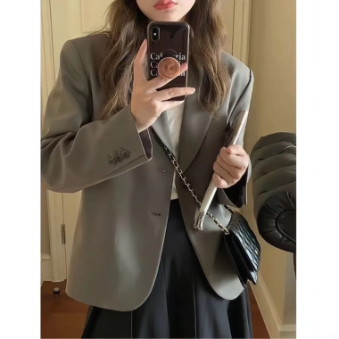 Áo blazer nữ dáng lỡ NHUN đệm vai cúc tay gold Nhật cao cấp trẻ trung 365.000 VND 5