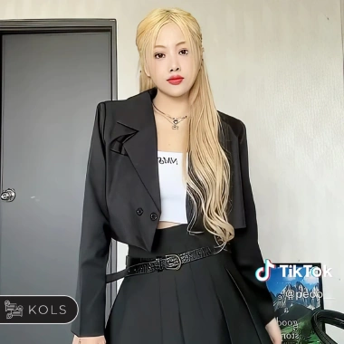 Áo Blazer Nữ Dáng Ngắn Crista Tigma 2 Lớp Lót Lụa Đệm Vai - Sang Trọng, Giá 299k 9