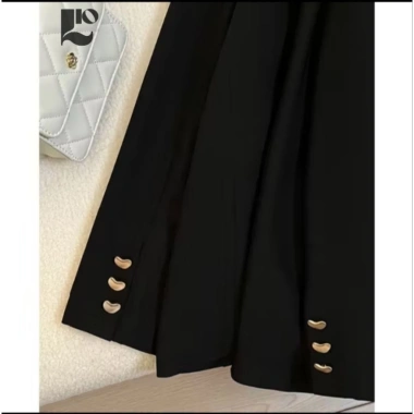 Áo blazer nữ Hàn Quốc 2 lớp cổ bẻ dài tay - Giá ưu đãi 499k Lio Studio 5 Áo blazer nữ Hàn Quốc 2 lớp cổ bẻ dài tay - Giá ưu đãi 499k Lio Studio 5
