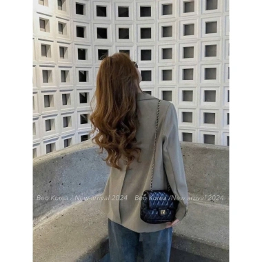 Áo blazer nữ tay dài trơn form rộng trẻ trung vest khoác ngoài giá ưu đãi 285k 7 Áo blazer nữ tay dài trơn form rộng trẻ trung vest khoác ngoài giá ưu đãi 285k 7