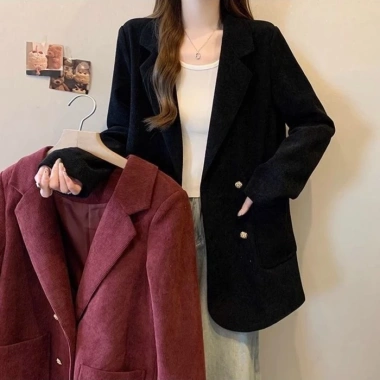 Áo blazer nữ vải nhung trễ vai, thiết kế sang trọng, giảm giá 23% chỉ 246.420₫
