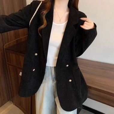 Áo blazer nữ vải nhung trễ vai, thiết kế sang trọng, giảm giá 23% chỉ 246.420₫ 9 Áo blazer nữ vải nhung trễ vai, thiết kế sang trọng, giảm giá 23% chỉ 246.420₫ 9