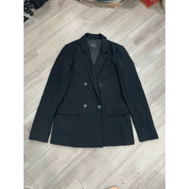 Áo blazer trơn đen Hàn - Giá 250.000đ, giảm từ 305.000đ, phong cách lịch lãm 2