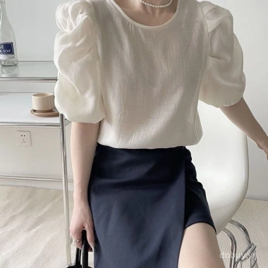 Áo blouse Barong nữ tay phồng hiện đại Casual 1/2, có sẵn hàng, giá 254.141₫ 6 Áo blouse Barong nữ tay phồng hiện đại Casual 1/2, có sẵn hàng, giá 254.141₫ 6
