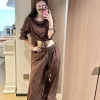Áo Blouse Retro Cao Cấp Ôm Body - Phong Cách Thu Đông 2.025, Giá Ưu Đãi 142.560₫ 2