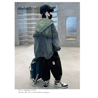 Áo Bomber Denim Rách Oversize cho Bé Trai Xuân Thu - Cotton Dạo Phố, 295k