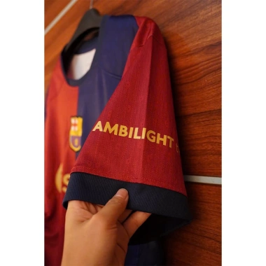 Áo Bóng Đá CLB Barca Sân Nhà Mùa 24‑25 – Vải Mè Thái Caro, Giá 211.250₫