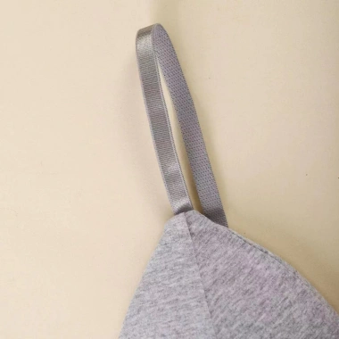 Áo Bra 2 Mảnh Tam Giác Quyến Rũ, 2 Dây Mút Mỏng Viền Chữ - Thời Trang Đi Biển AMYBRA B3.009 Giá 64.000₫