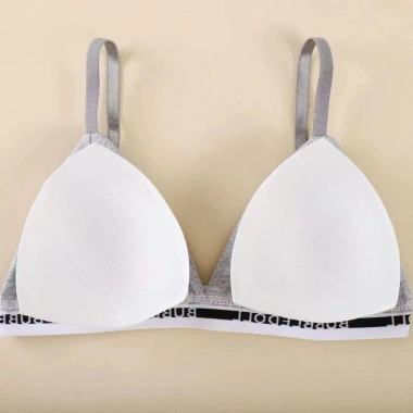 Áo Bra 2 Mảnh Tam Giác Quyến Rũ, 2 Dây Mút Mỏng Viền Chữ - Thời Trang Đi Biển AMYBRA B3.009 Giá 64.000₫ 9 Áo Bra 2 Mảnh Tam Giác Quyến Rũ, 2 Dây Mút Mỏng Viền Chữ - Thời Trang Đi Biển AMYBRA B3.009 Giá 64.000₫ 9