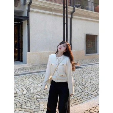 Áo Cadigan Cúc Hoa Hồng Dây Dặn Đẹp Freesize - Giảm Giá Đặc Biệt 379k Áo Cadigan Cúc Hoa Hồng Dây Dặn Đẹp Freesize - Giảm Giá Đặc Biệt 379k