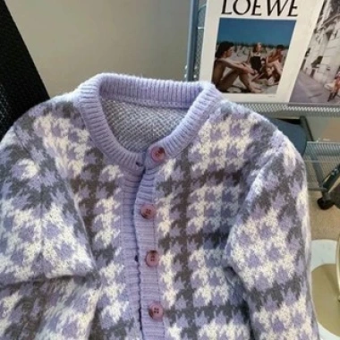 Áo cardigan len kẻ hồng tím cổ tròn cúc đồng, mềm mịn, big size, hàng Quảng Châu, giảm còn 149k 10 Áo cardigan len kẻ hồng tím cổ tròn cúc đồng, mềm mịn, big size, hàng Quảng Châu, giảm còn 149k 10