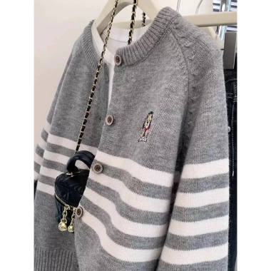 Áo cardigan len kẻ sọc ngang dệt kim hotgirl - Giá chỉ 240.000₫, giảm 20% 9 Áo cardigan len kẻ sọc ngang dệt kim hotgirl - Giá chỉ 240.000₫, giảm 20% 9