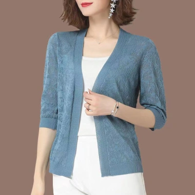 Áo cardigan nữ màu trơn cổ V tay dài mỏng, dệt kim lụa lạnh, rộng rãi, giá 142.759₫ 14 Áo cardigan nữ màu trơn cổ V tay dài mỏng, dệt kim lụa lạnh, rộng rãi, giá 142.759₫ 14
