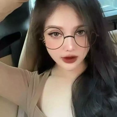Áo cổ vuông khoét dài tay dáng mới - Tôn ngực cá tính, giảm còn 82.800₫